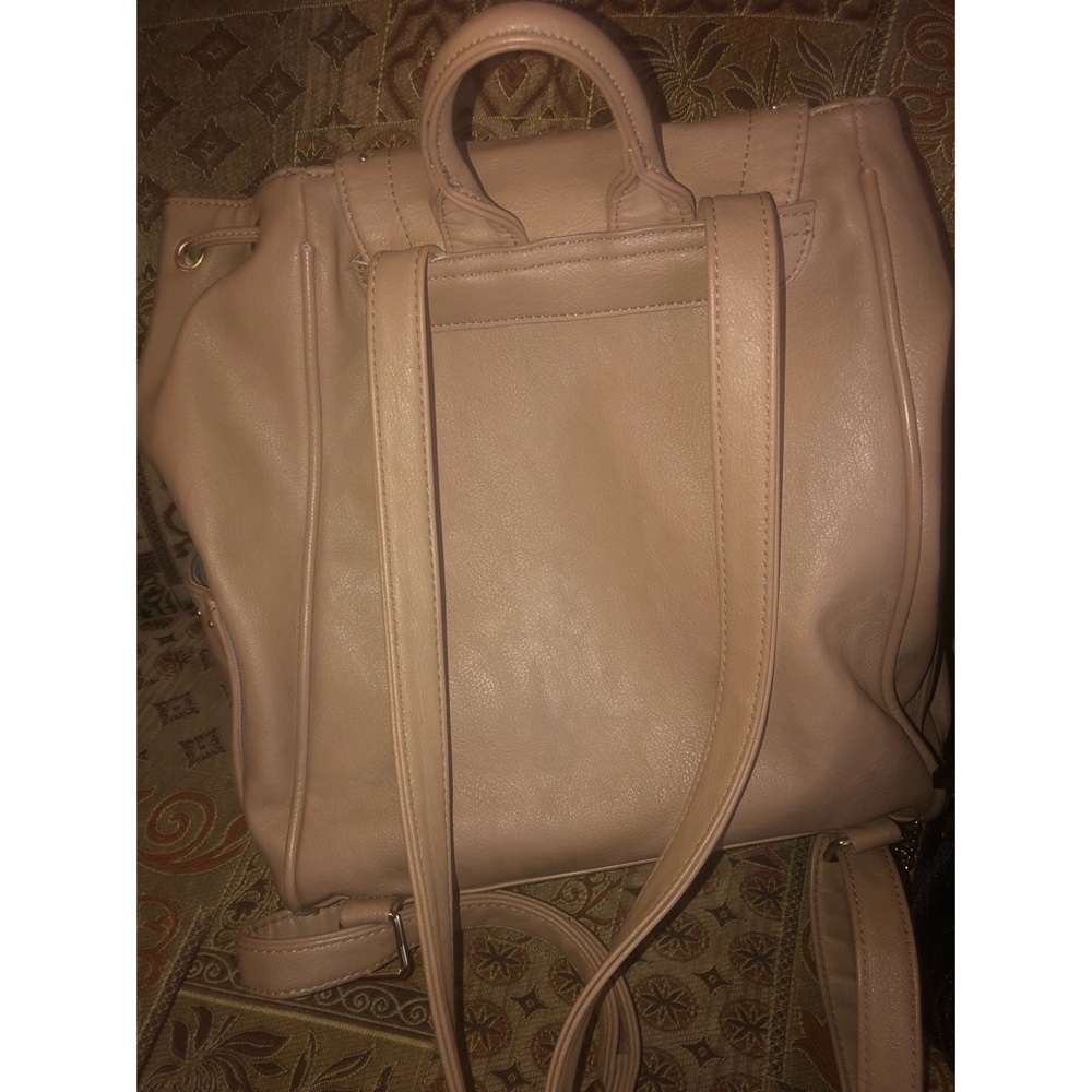 Backpack - Picture 2 of 6